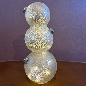 Avon Stacked Snowflake Ornament Light Up